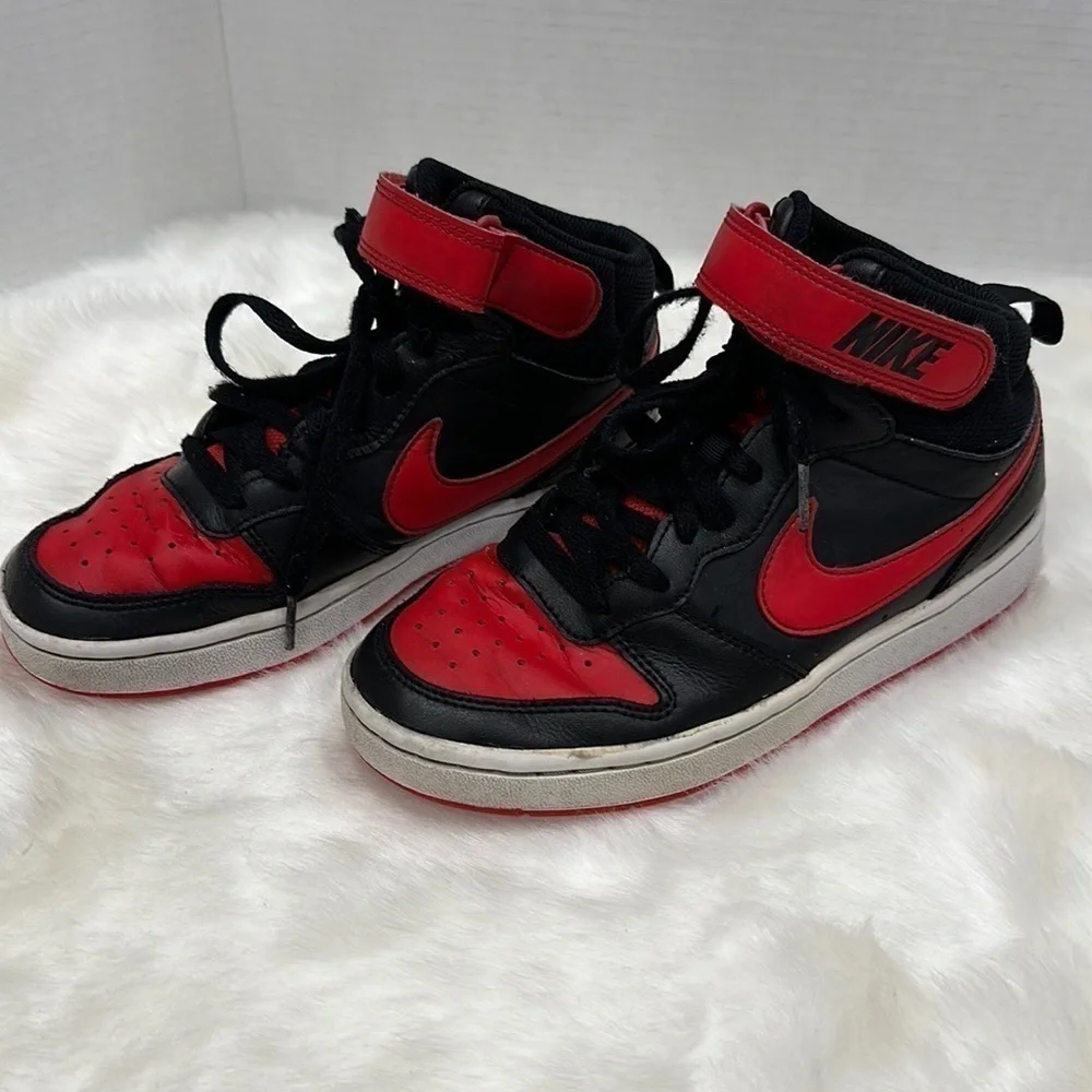 Nike Court Borough Mid 2 Grade School Kids' Shoes in Size 4.5Y